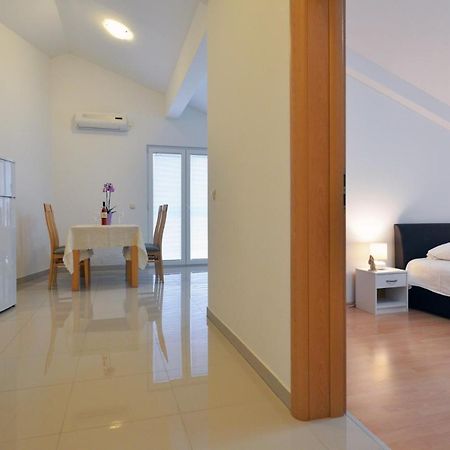 Apartmani Vedrana, 穆泰尔岛 外观 照片