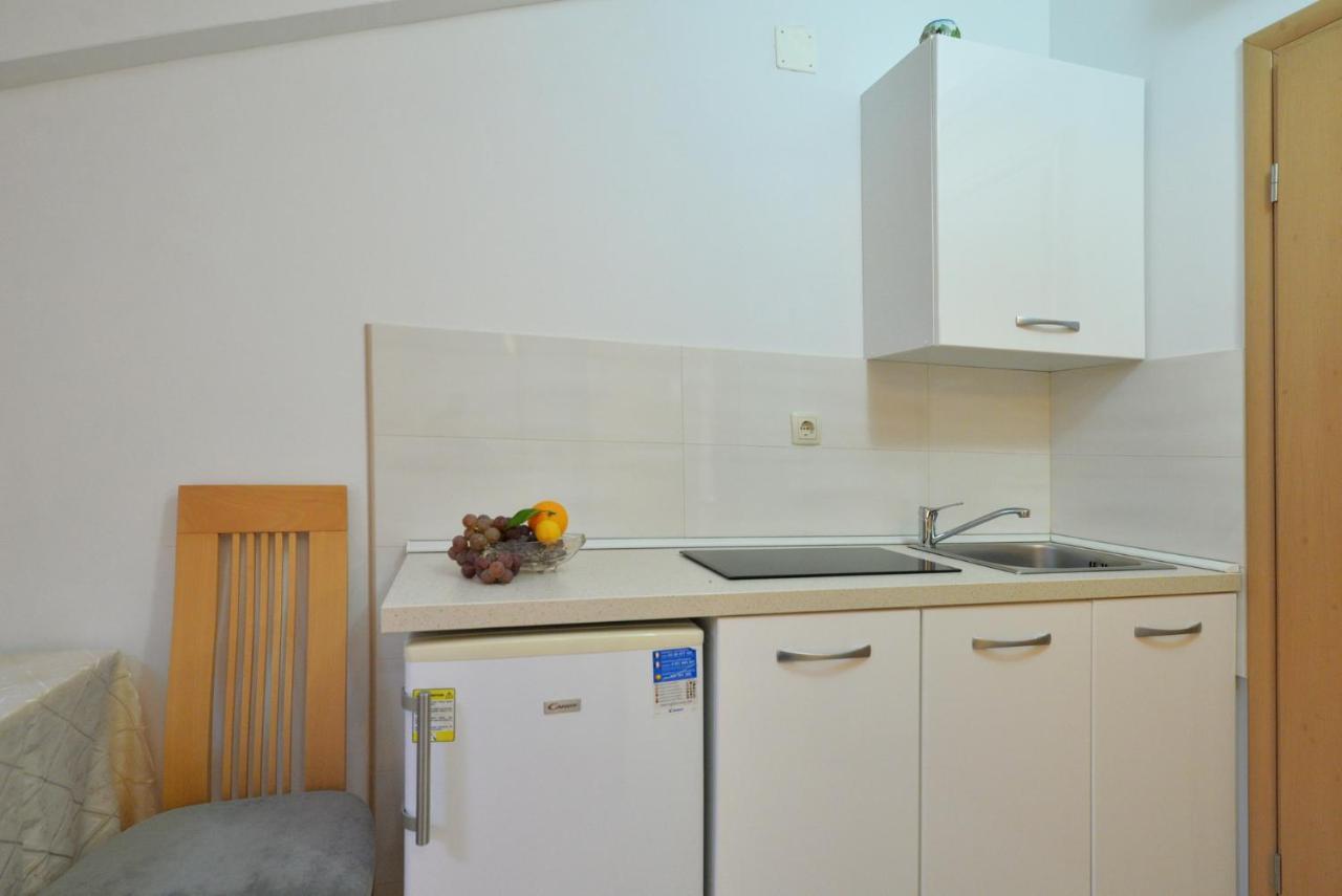 Apartmani Vedrana, 穆泰尔岛 外观 照片