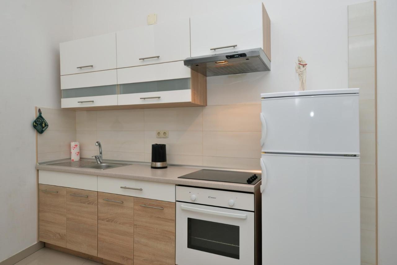 Apartmani Vedrana, 穆泰尔岛 外观 照片