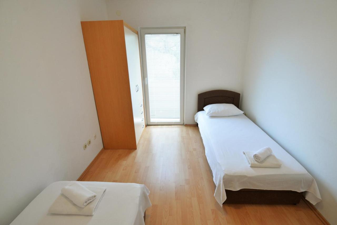 Apartmani Vedrana, 穆泰尔岛 外观 照片