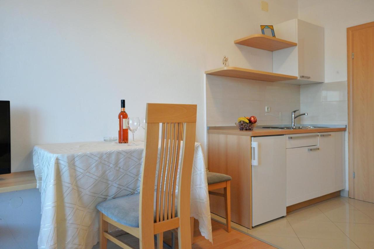 Apartmani Vedrana, 穆泰尔岛 外观 照片