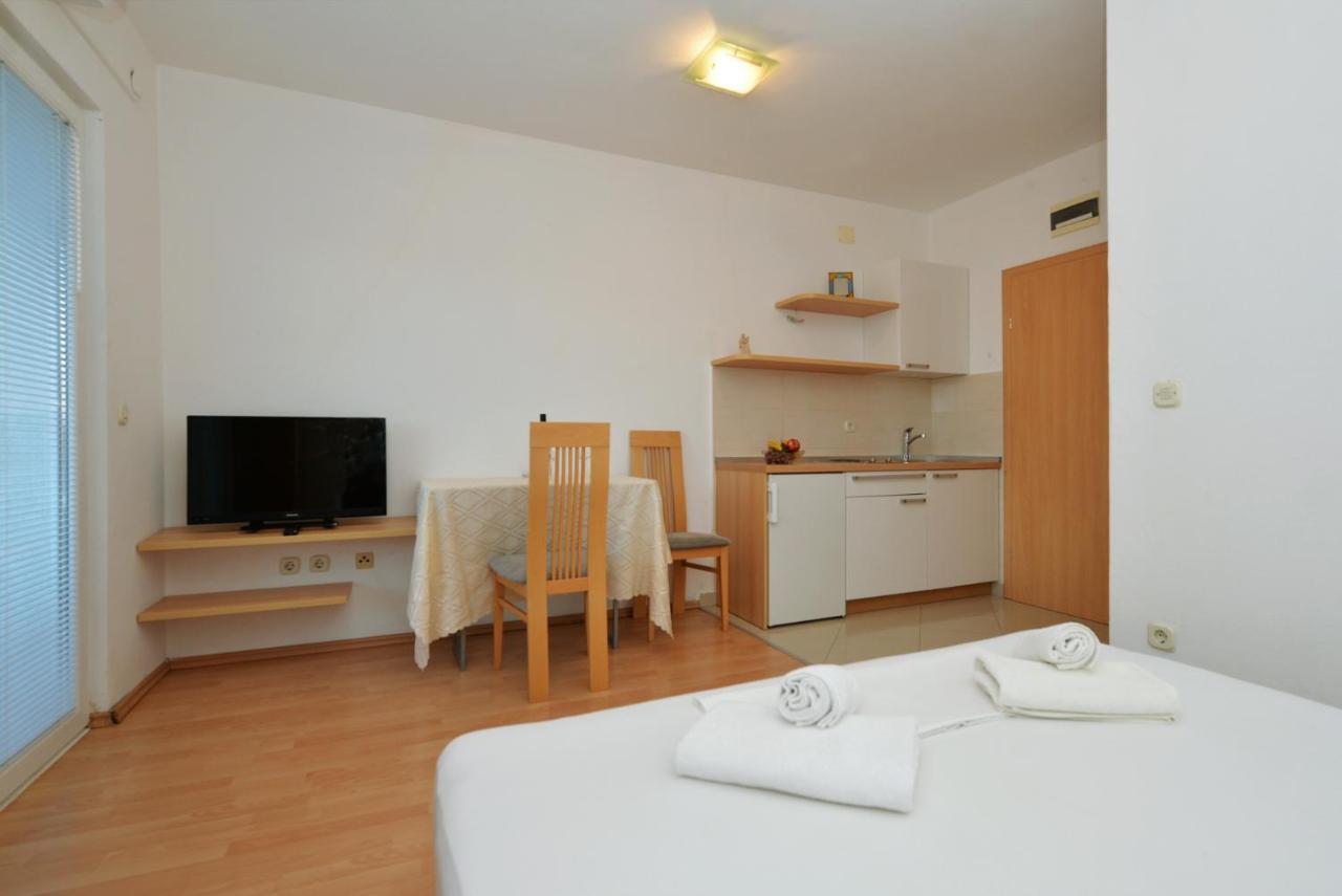 Apartmani Vedrana, 穆泰尔岛 外观 照片