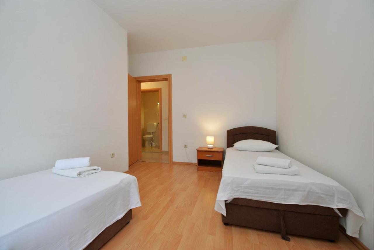 Apartmani Vedrana, 穆泰尔岛 外观 照片