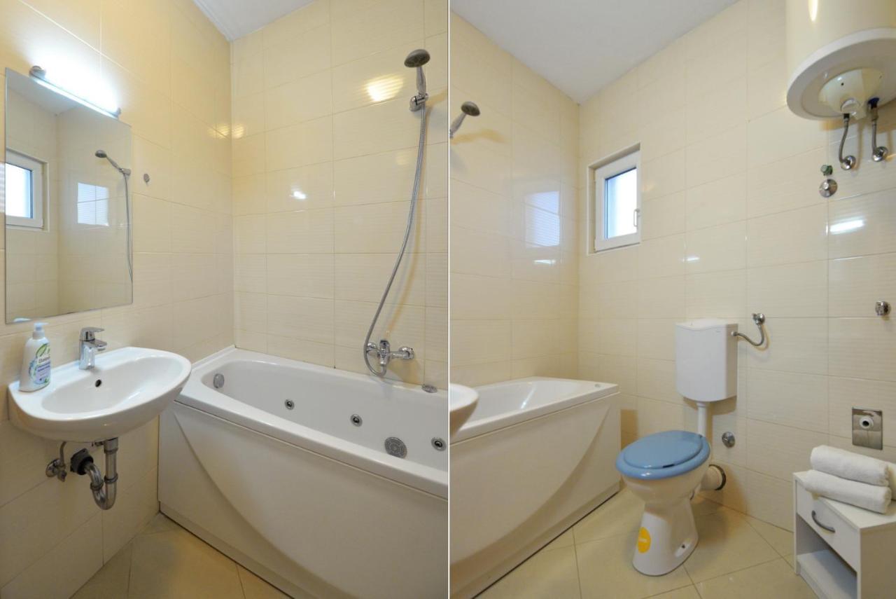 Apartmani Vedrana, 穆泰尔岛 外观 照片